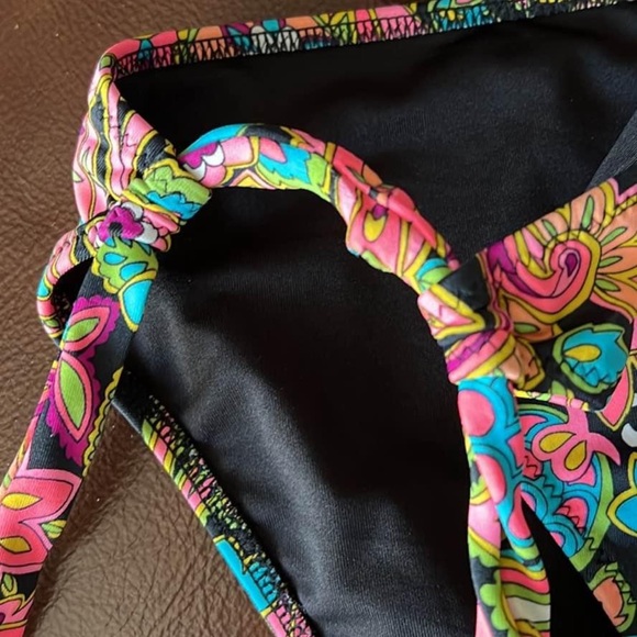 Cute Paisley VICTORIAS SECRET BIKINI 👙 - Picture 5 of 6